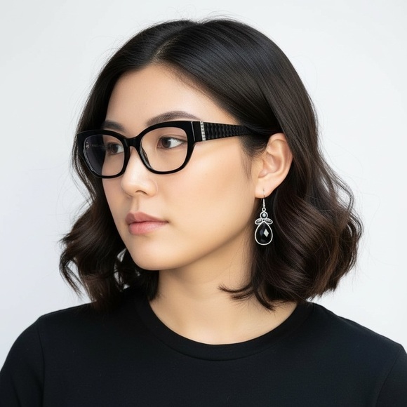 Jewelry - Elegant Black and Silver Drop Earrings